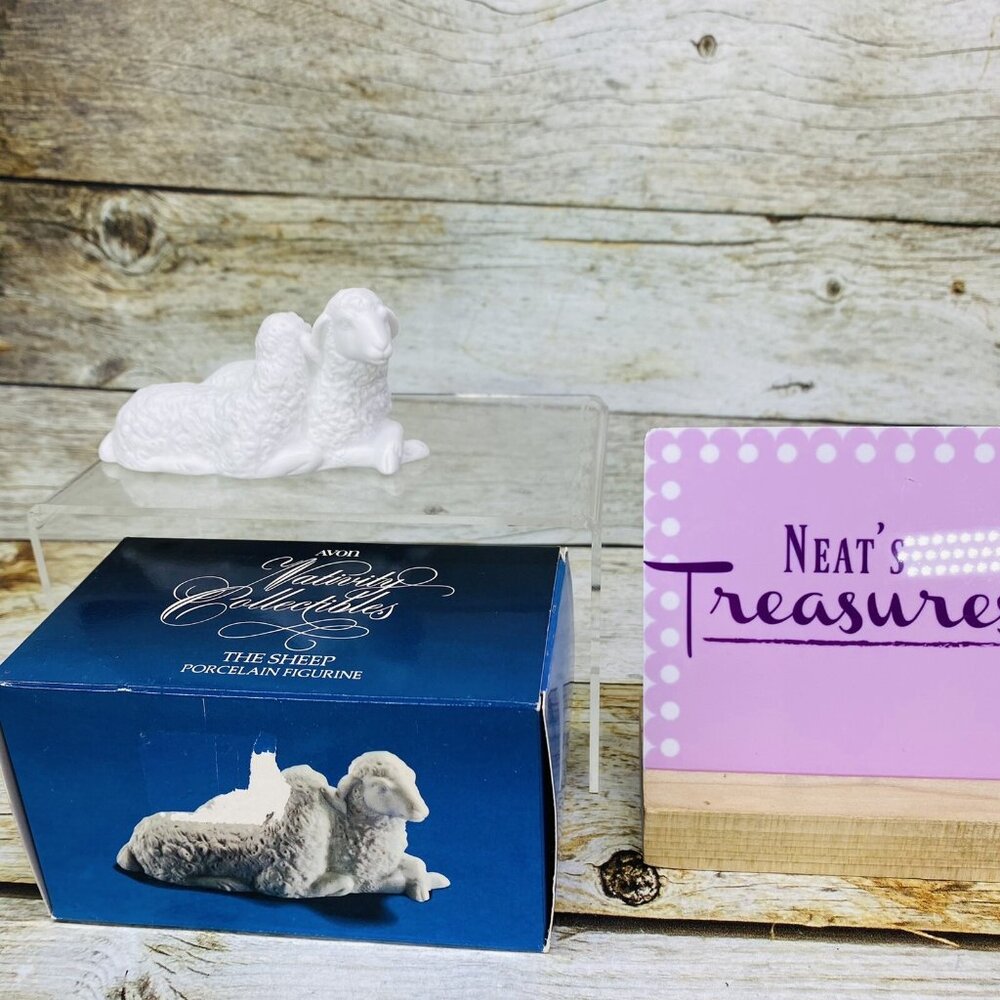 1983 Avon Nativity Collectibles THE SHEEP White Porcelain 2" Figurine In Box
